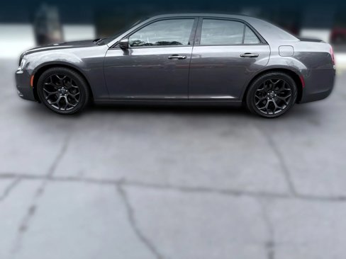 Used 2019 Chrysler 300 S image 2
