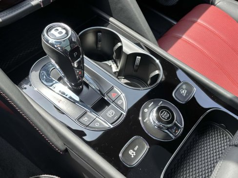New 2025 Bentley Bentayga image 10