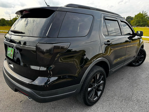 Used 2018 Ford Explorer XLT w/ Equipment Group 202A image 5