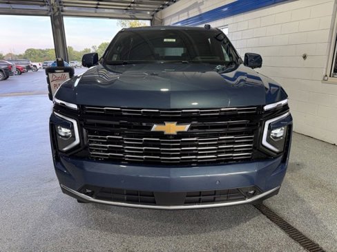 New 2026 Chevrolet Suburban High Country image 3