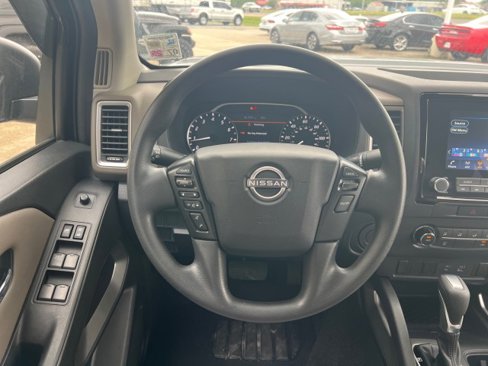 Used 2022 Nissan Frontier SV image 25