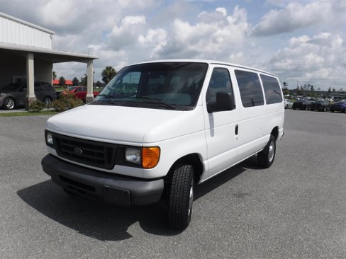 Used 2006 Ford E-350 and Econoline 350 Super Duty Wagon image 16
