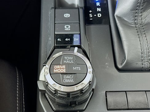 Used 2025 Toyota Tacoma TRD Off-Road image 26