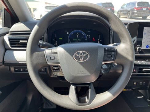 Used 2025 Toyota Camry LE image 34