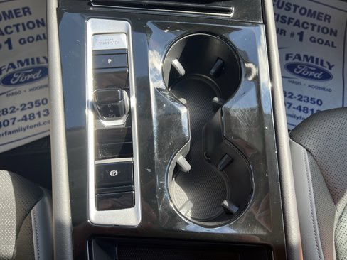 Used 2024 Volkswagen Atlas Peak Edition SEL image 17