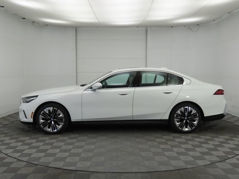 Used 2025 BMW 530i image 9