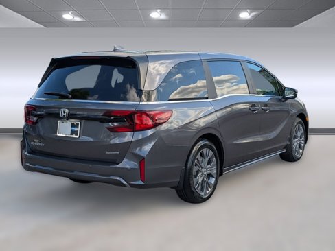 New 2026 Honda Odyssey Touring image 9