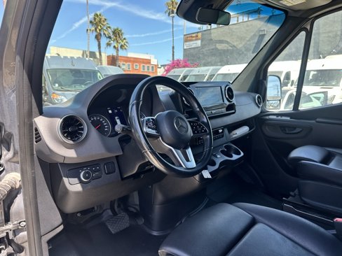 Used 2022 Mercedes-Benz Sprinter 2500 image 9