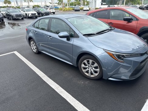Used 2023 Toyota Corolla LE image 2