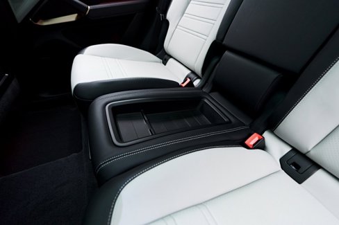 Used 2025 Porsche Cayenne GTS image 56