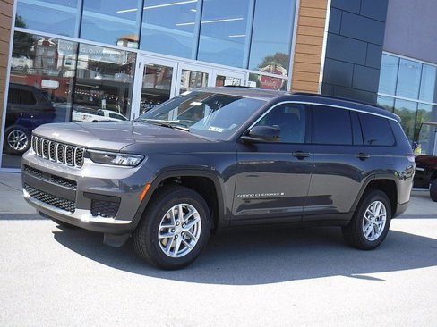 New 2025 Jeep Grand Cherokee L Laredo image 1