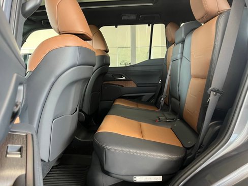 Used 2025 Lexus GX 550 image 18