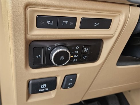 Used 2023 Ford F150 Lariat image 28