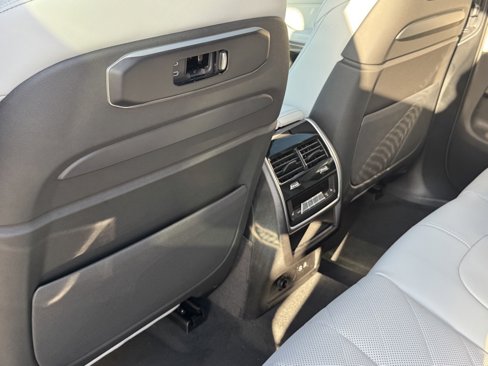 New 2026 BMW X5 M60i w/ Executive Package image 23