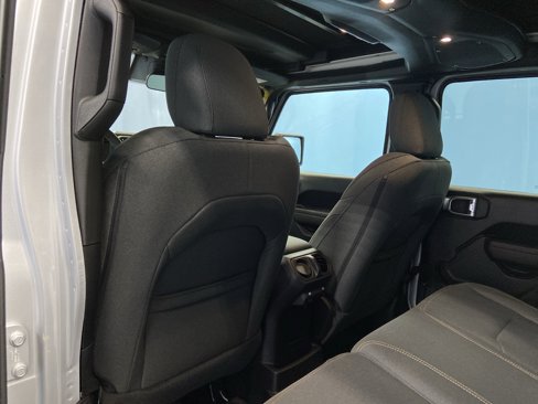 Certified 2024 Jeep Wrangler Willys image 26