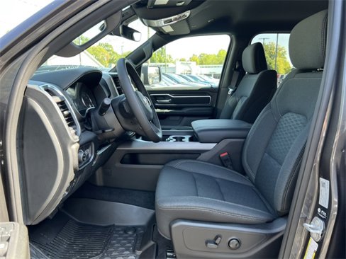 New 2026 RAM 1500 4x4 Crew Cab image 4