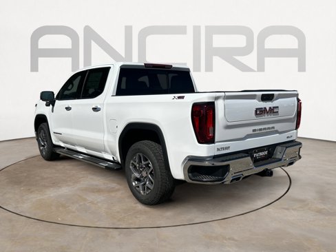 New 2026 GMC Sierra 1500 SLT image 8