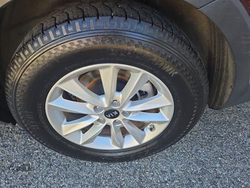 Used 2019 Kia Sorento FWD V6 image 15