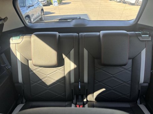 New 2025 Volkswagen Atlas Peak Edition SE image 13