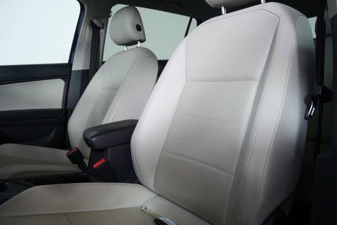 Used 2021 Volkswagen Tiguan SE image 10