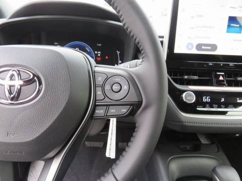 New 2025 Toyota Corolla SE image 34