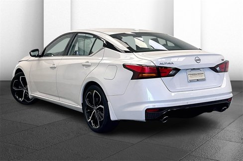 Certified 2024 Nissan Altima 2.5 SR w/ SR Premium Package image 9