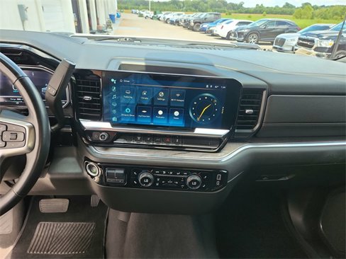 Used 2024 Chevrolet Silverado 2500 LTZ image 17