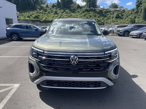New 2025 Volkswagen Atlas Peak Edition SE image 4