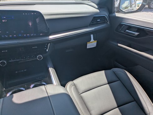 New 2026 Chevrolet Suburban LT w/ Comfort Package image 18