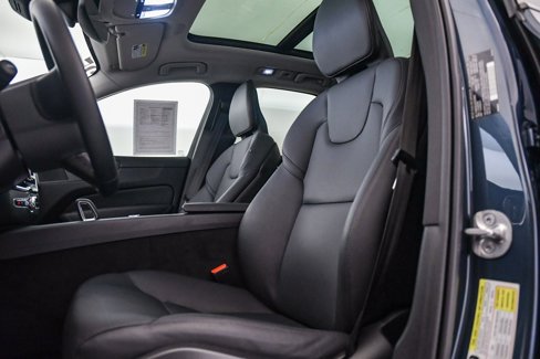 Certified 2025 Volvo XC60 B5 Core w/ Protection Package Premier image 18