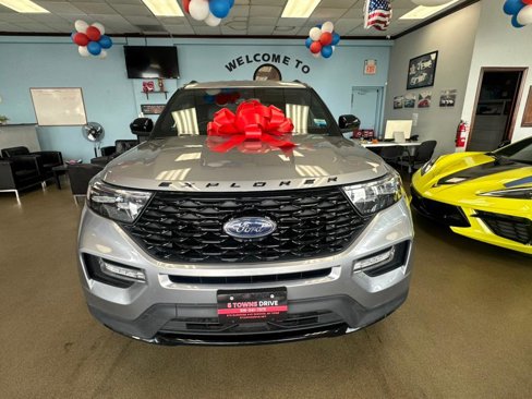 Used 2022 Ford Explorer ST-Line image 3