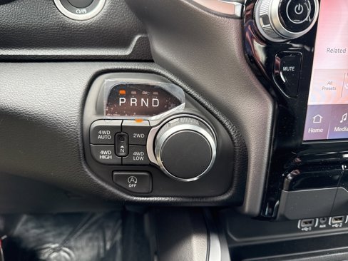New 2026 RAM 1500 4x4 Crew Cab image 29
