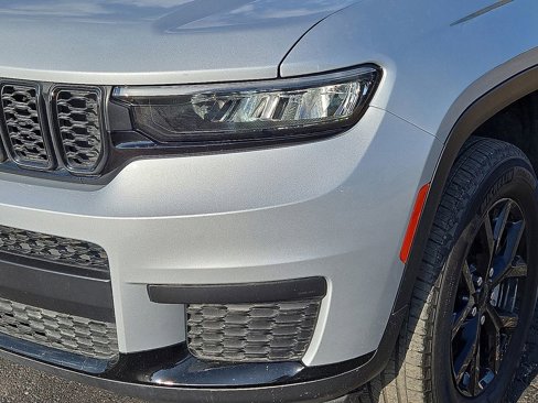 Used 2024 Jeep Grand Cherokee L Laredo image 8