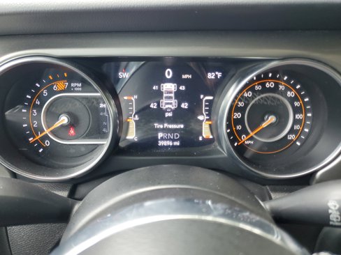 Used 2023 Jeep Wrangler Sahara image 21
