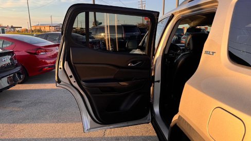 Used 2019 GMC Acadia SLT w/ LPO, Cargo Package image 16