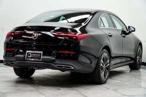 Used 2025 Mercedes-Benz CLA 250 w/ Exclusive Package image 12
