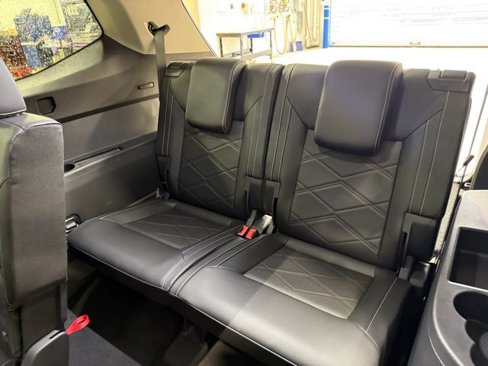 Certified 2025 Volkswagen Atlas SE image 26