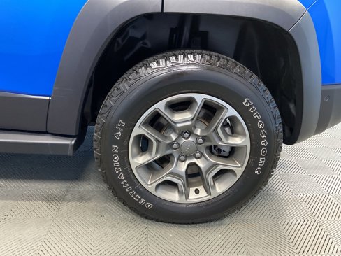 Certified 2023 Jeep Cherokee Trailhawk w/ Trailer Tow Group image 32