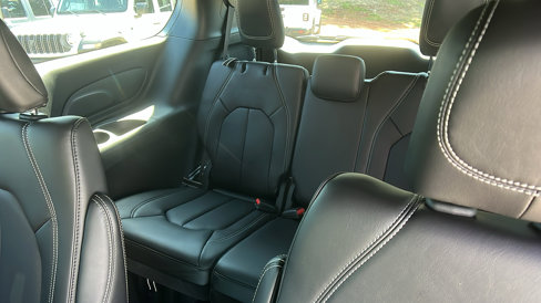 New 2026 Chrysler Voyager LX image 20
