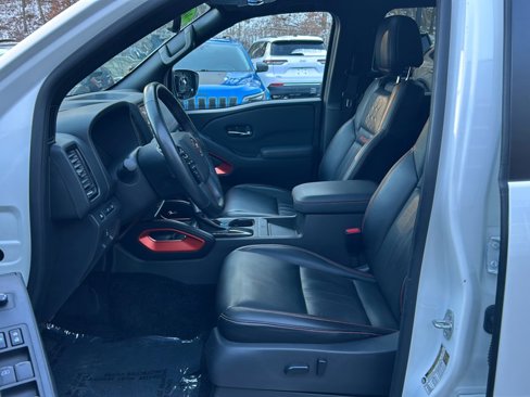 Used 2023 Nissan Frontier PRO-4X image 17