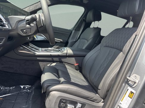 New 2026 BMW X7 M60i image 18