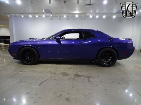Used 2014 Dodge Challenger R/T image 3