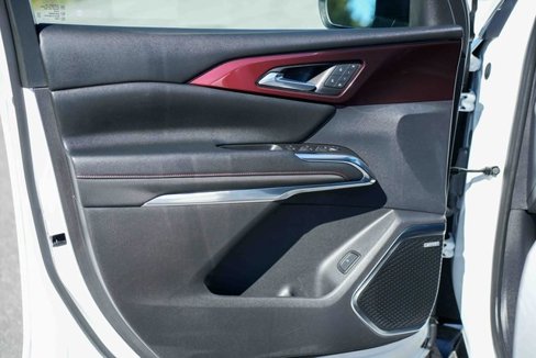 Used 2024 Chevrolet Traverse RS image 21