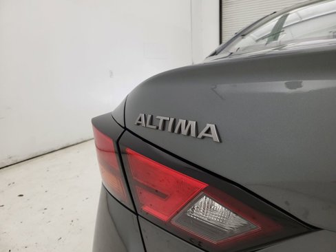 Used 2024 Nissan Altima 2.5 SV image 19