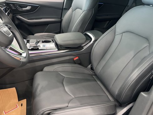 New 2025 Audi Q7 3.0T Prestige image 8