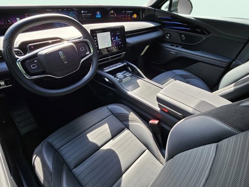 New 2025 Lincoln Nautilus Reserve w/ Jet Appearance Package image 18