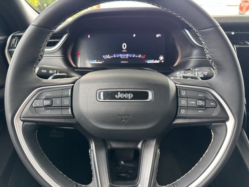 Used 2024 Jeep Grand Cherokee L Laredo image 24
