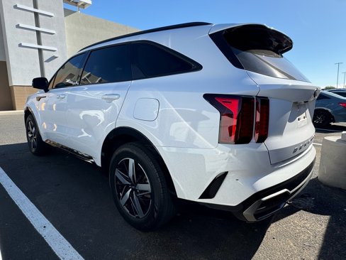 Certified 2021 Kia Sorento S w/ Panoramic Sunroof Package image 4