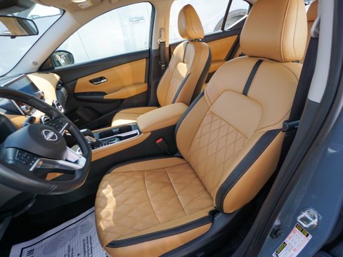 Used 2024 Nissan Sentra SV w/ SV Premium Package image 15