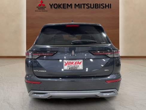 New 2025 Mitsubishi Outlander SEL image 4